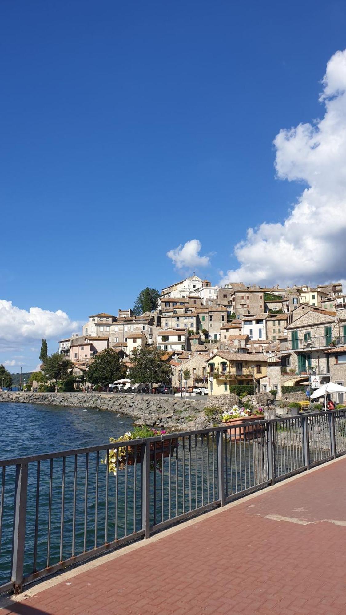 Appartamento Tra Il Borgo E Il Lago Ангвиллара-Сабация Экстерьер фото